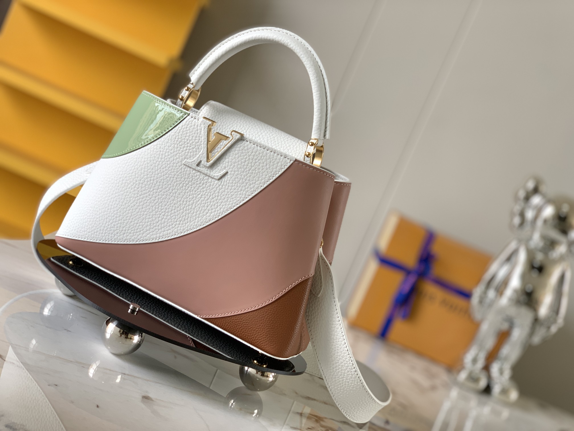 TOP Louis Vuitton LV Capucines Bag 2 Sizes-White and Pink and Green and Brown