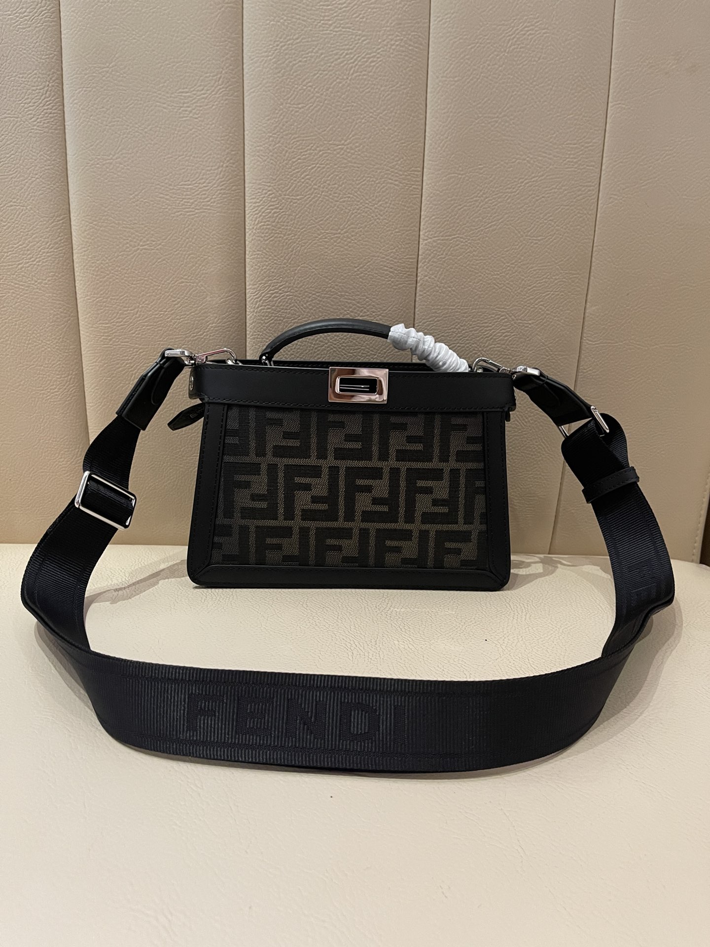 TOP FENDI FENDI Peekaboo Bags 23×6×14.5cm - Black
