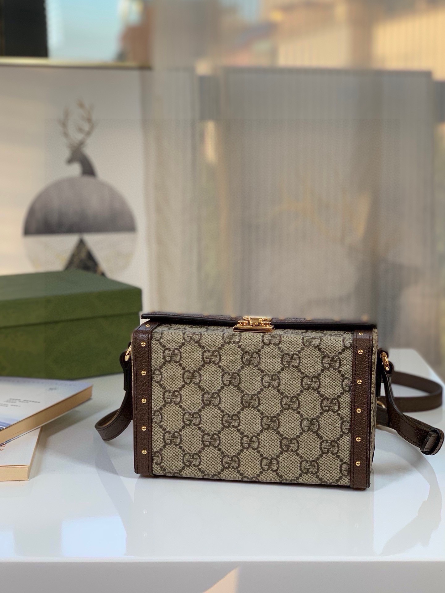 TOP GUCCI Brown Leather Studded Rolled Edge Handbag 18.5X10.5X7.5CM