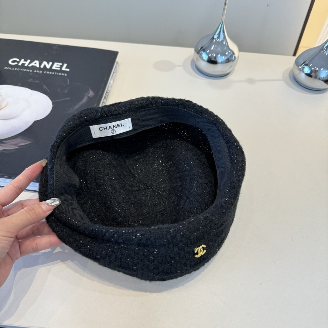 TOP CHANEL Beret Hat - Black