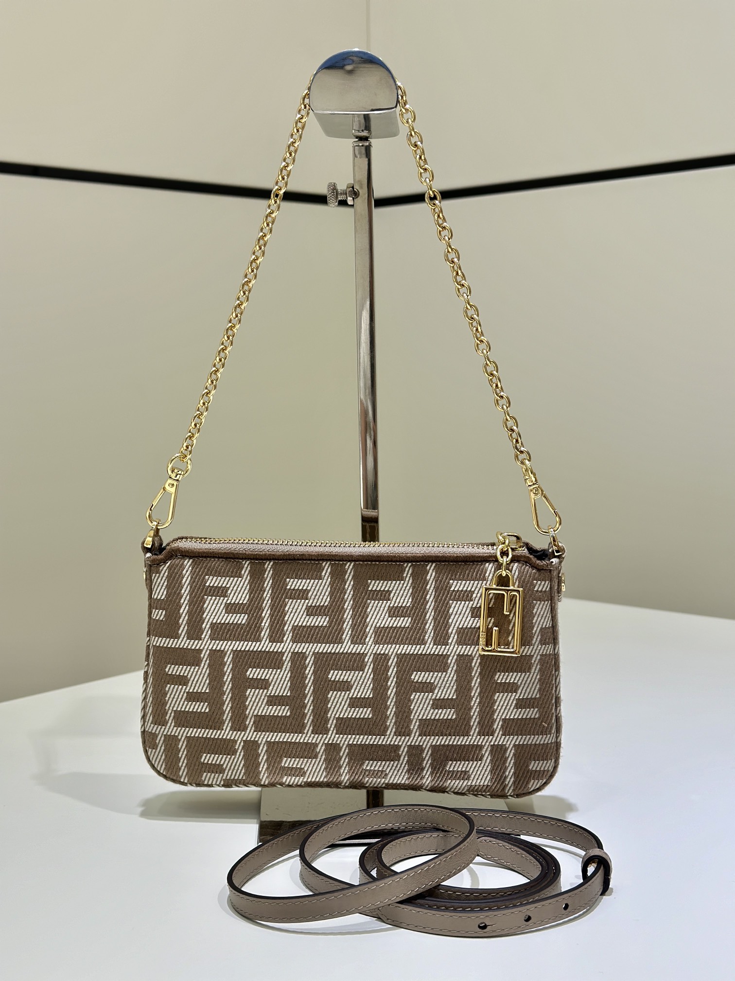 TOP FENDI FF Baguette Clutch Bag 20*3*12cm - GHW
