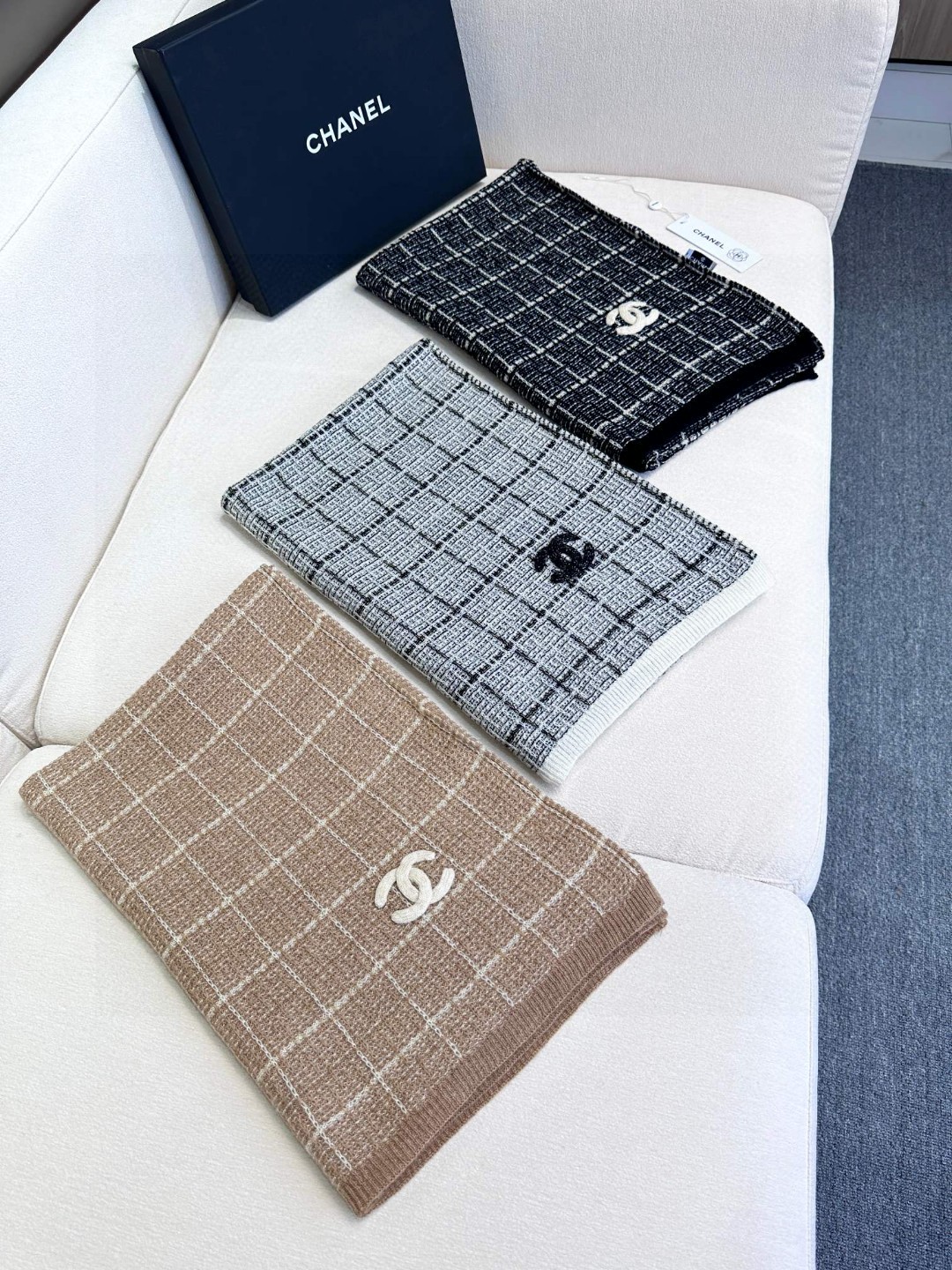 TOP CHANEL Cashmere Scarf 55×185 cm - 3 Colors