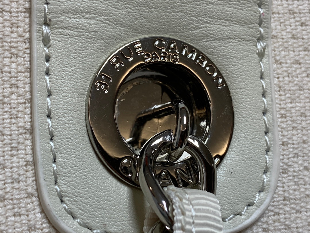 TOP CHANEL Deauville 2 in 1 Shoping Tote - Cream
