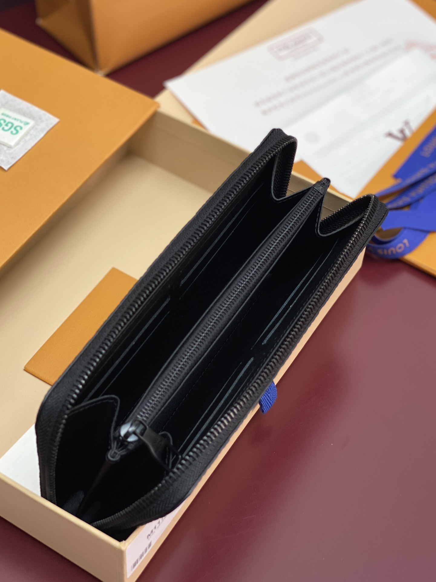 TOP Louis Vuitton LV Zippy Wallet Monogram Eclipse 21x10x2.5cm - Black