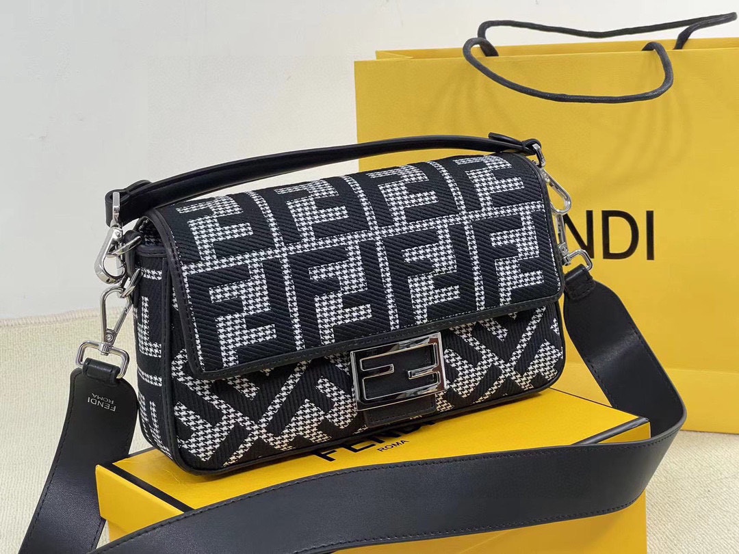 TOP FENDI Baguette Embroidered Baguette HandBag
