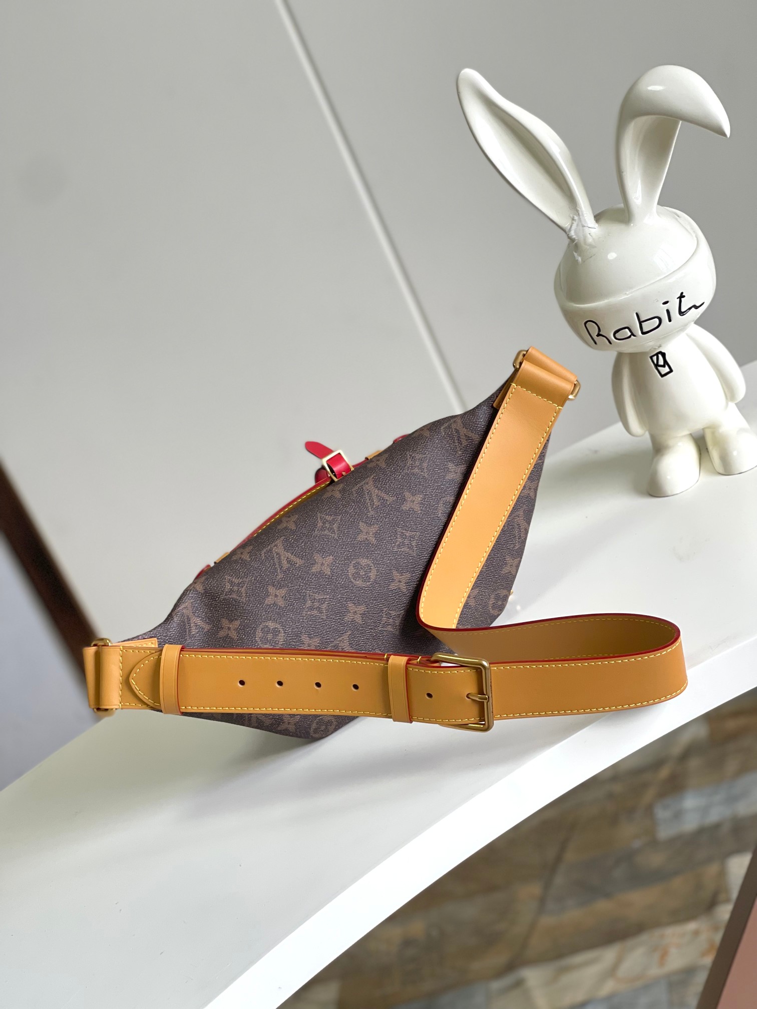 TOP Louis Vuitton LV Rush Bumbag Bag 30 x 15 x 8 cm - Brown