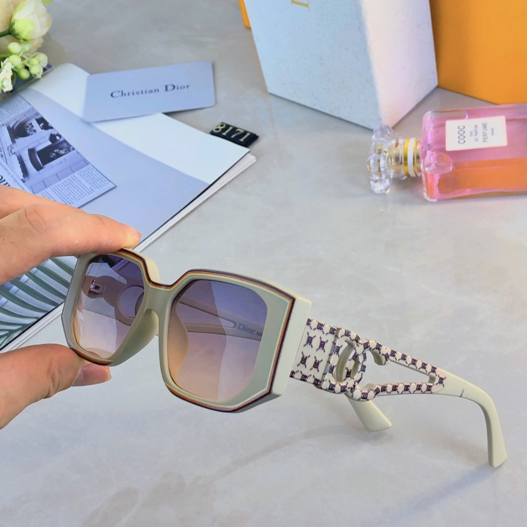 TOP Christian Dior  Sunglasses - 3 Color