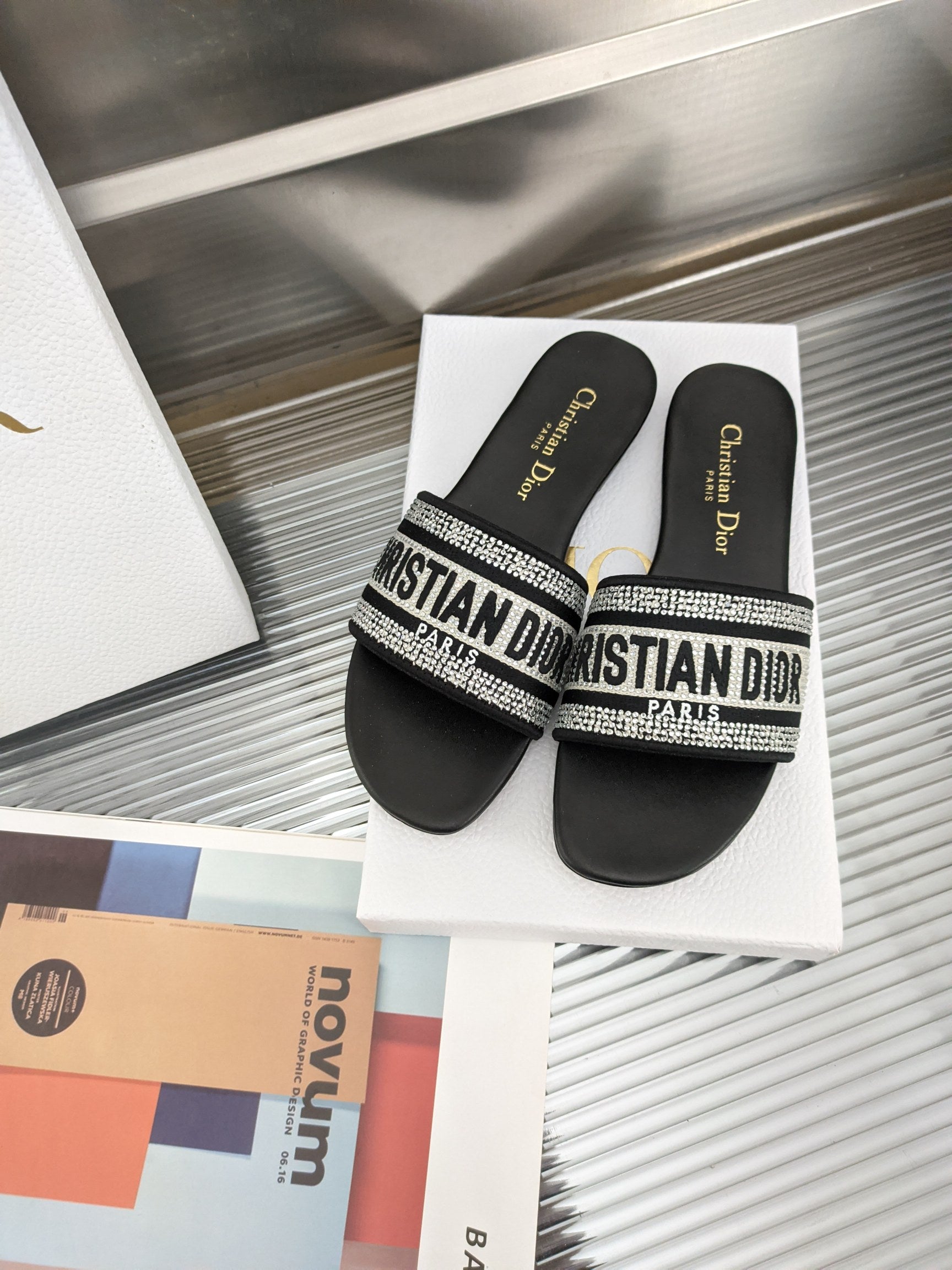 TOP Christian Dior Dway Jewel Slides - Black