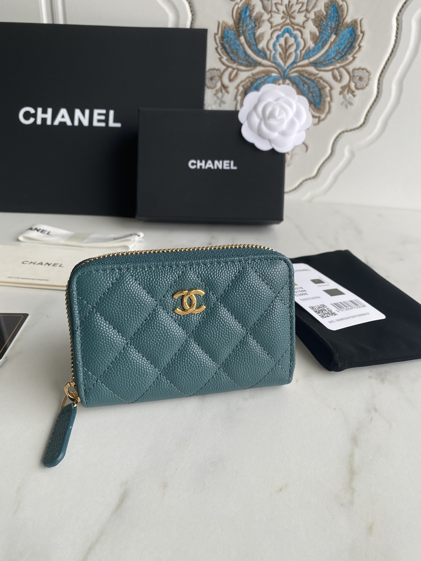 TOP CHANEL Zipper Leather Wallet 11x7.5cm - GHW - 5 Color