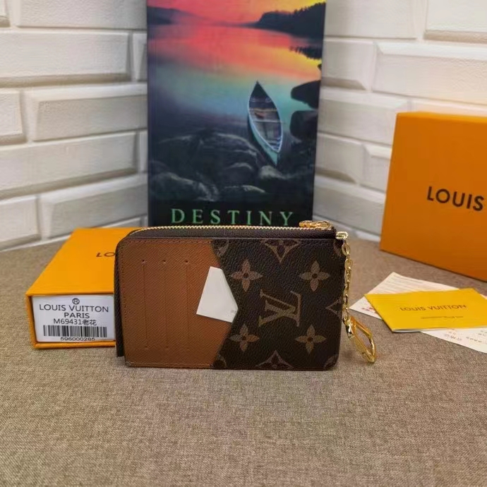 TOP Louis Vuitton LV LV Compact Key Wallet - Monogram