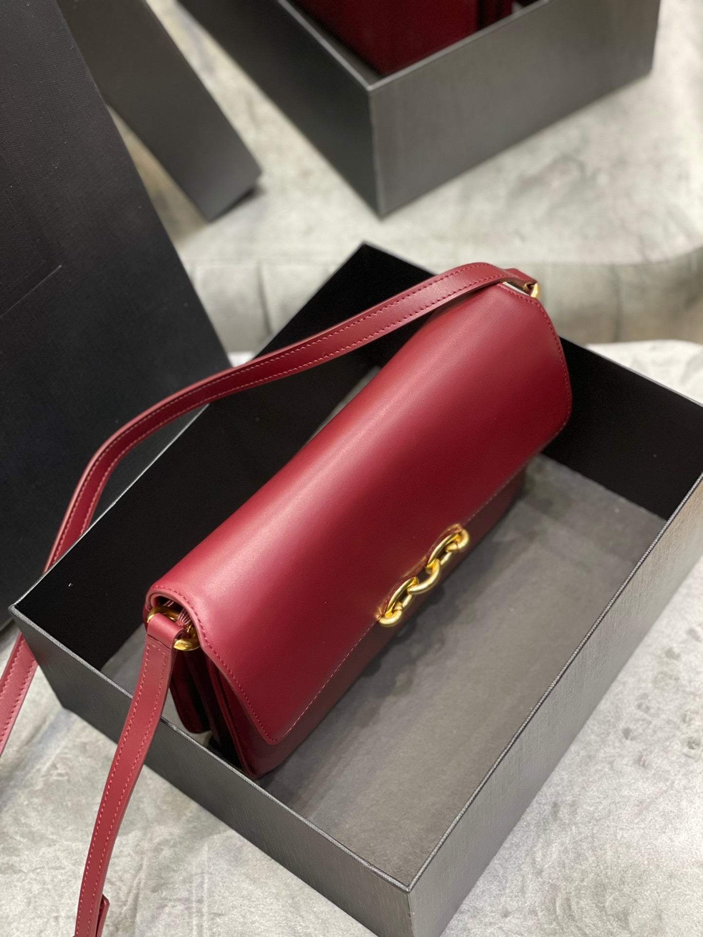 TOP Yves Saint Laurent YSL Maillon Satchel Bag - Burgundy