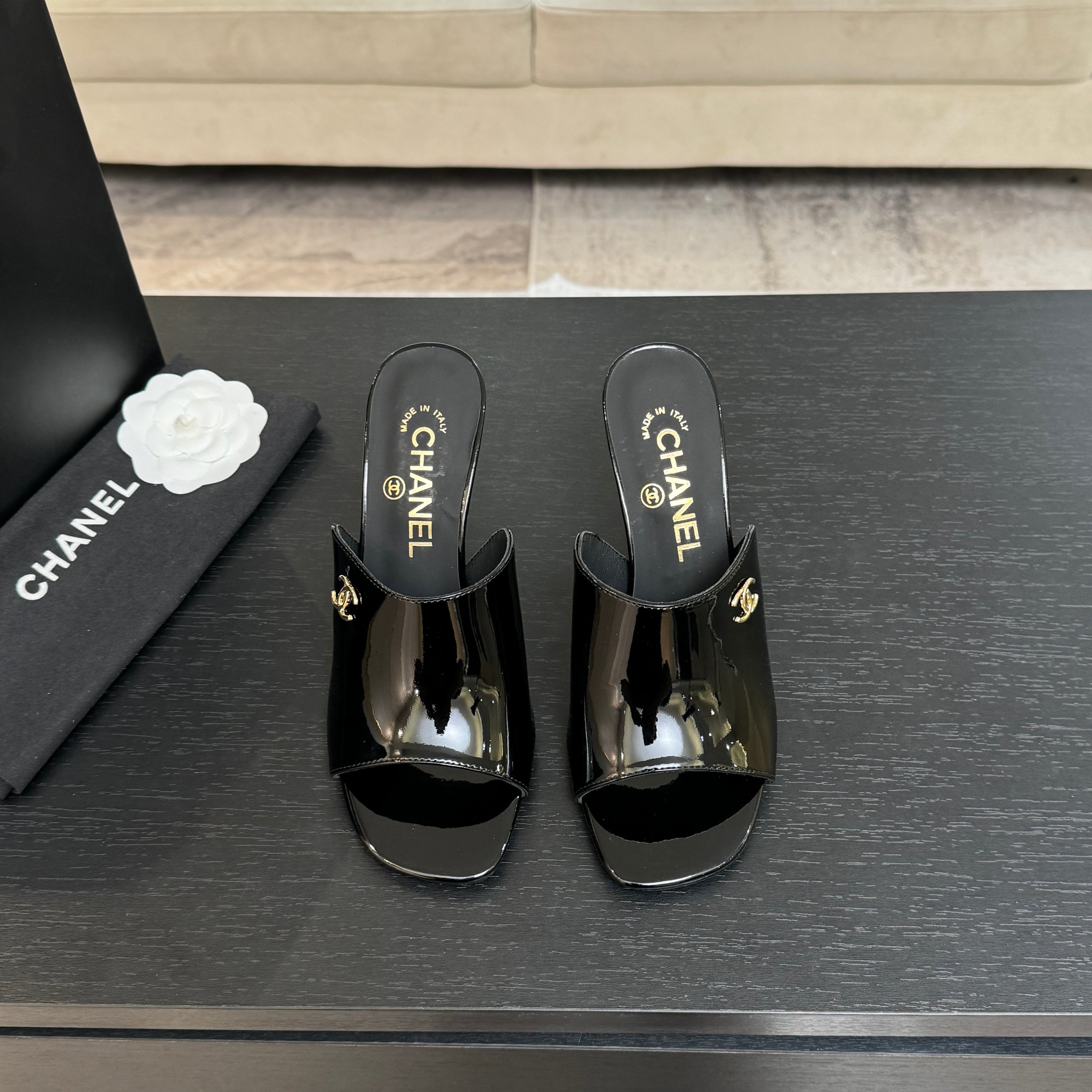 TOP CHANEL Glossy High Heel Sliders - Black