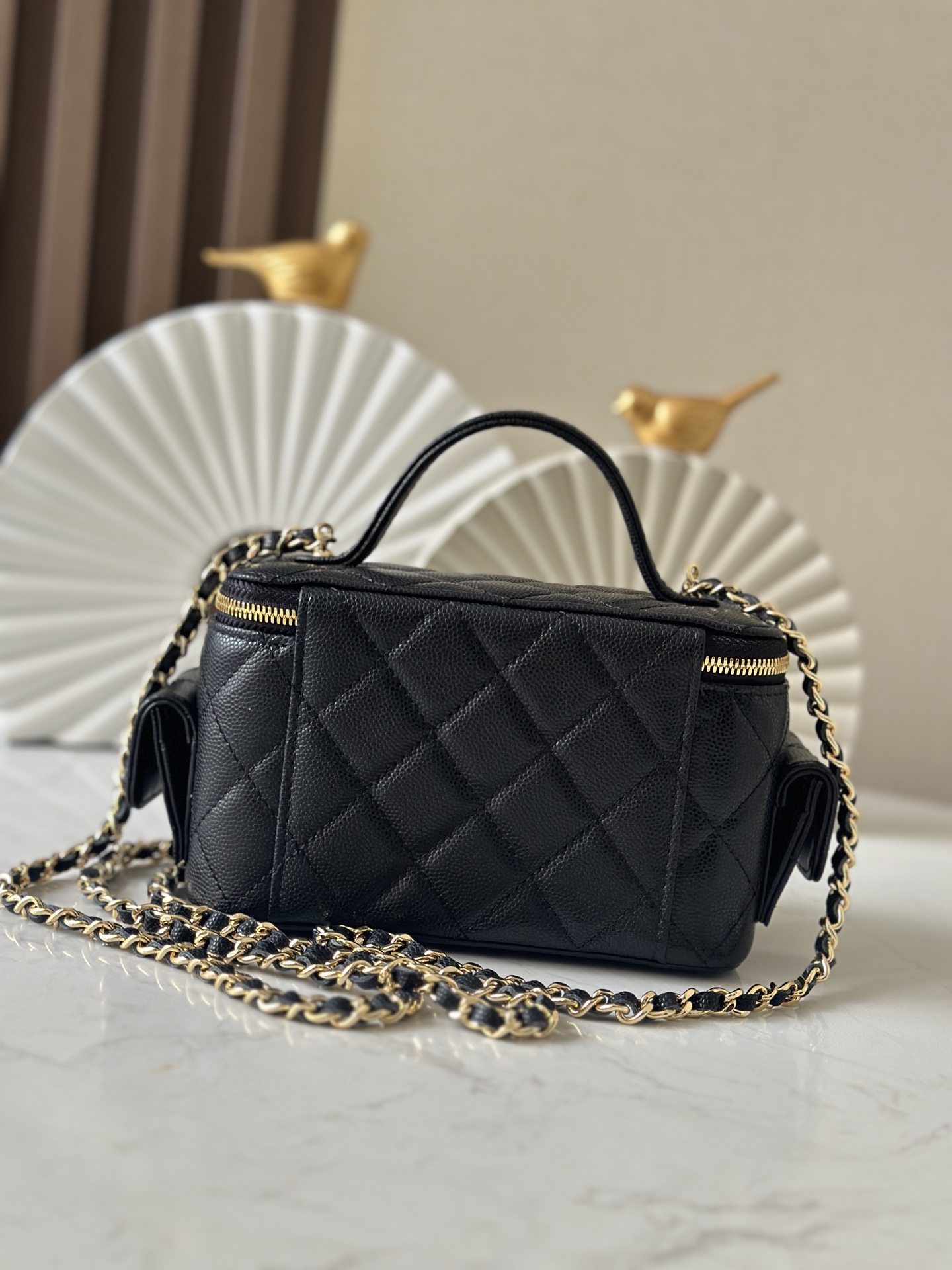 TOP CHANEL Vanity Case Bag 17cm - Black