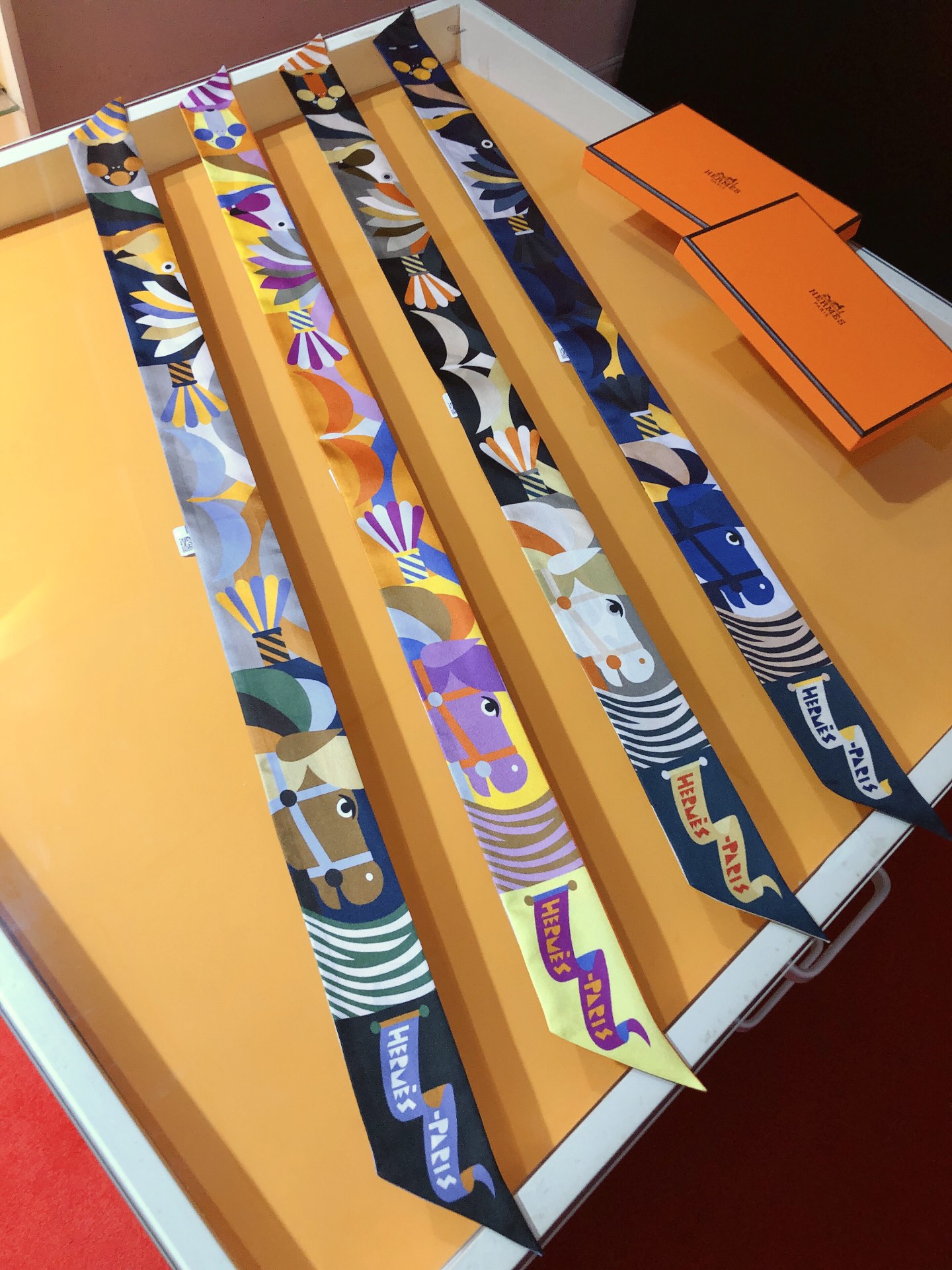 TOP HERMES Grand Parade Twilly Scarf 86 x 5 cm - 4 Colours