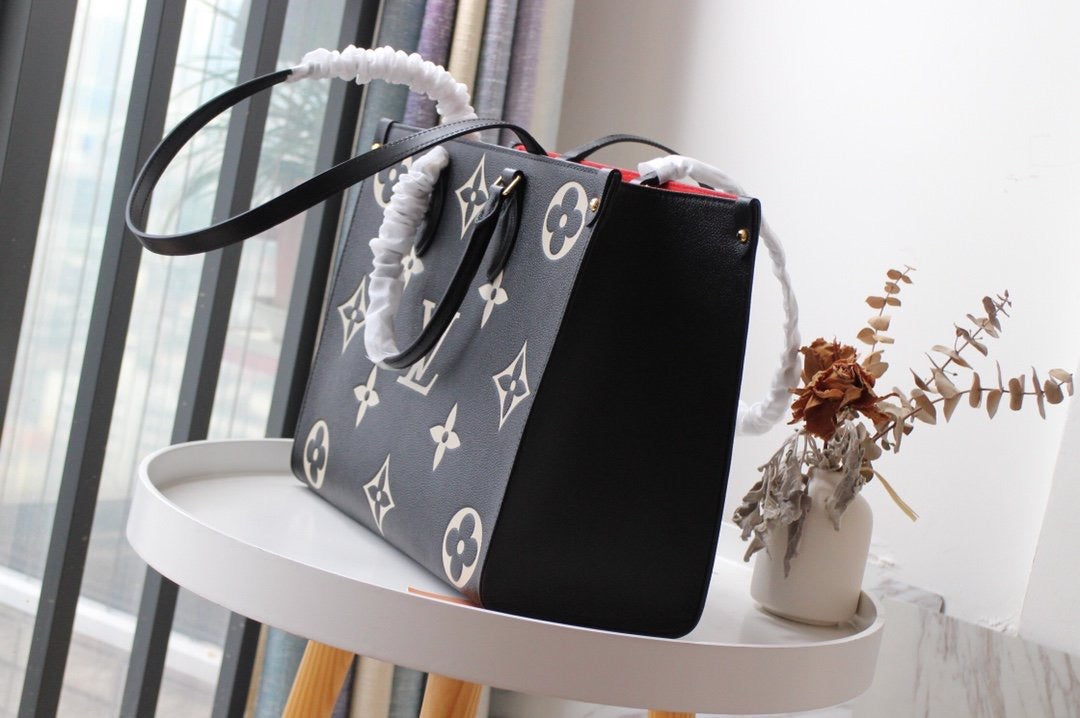 TOP Louis Vuitton LV On The Go Giant Empreinte MM 35x27x14cm- Black and Creme