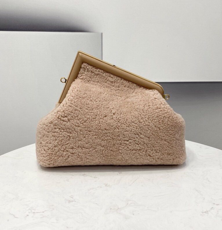 TOP FENDI  First Medium Teddy Bag - Light Pink