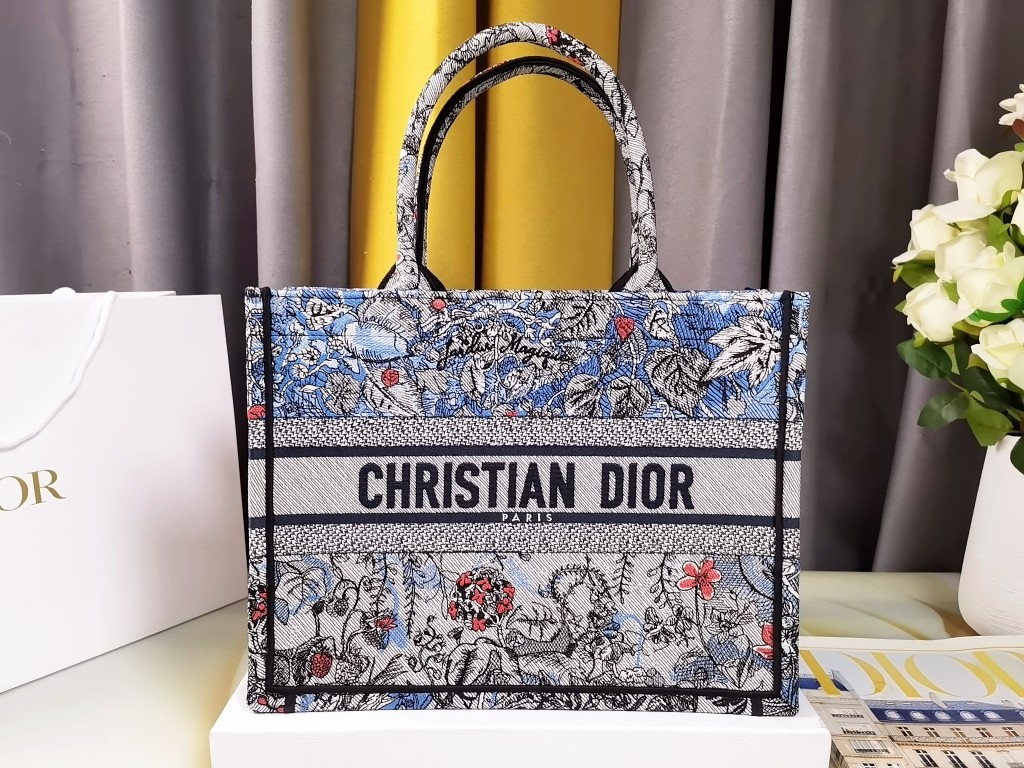 TOP Christian Dior Multi colored Magic Garden Book Tote Bag 36.5X27.5X16.5cm