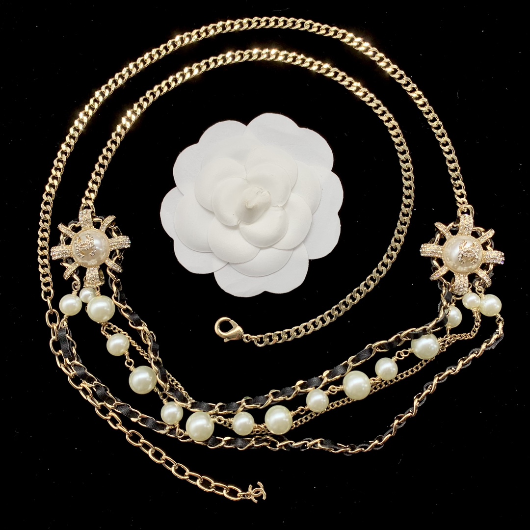 TOP CHANEL Pearl/Diamond Choker Necklace