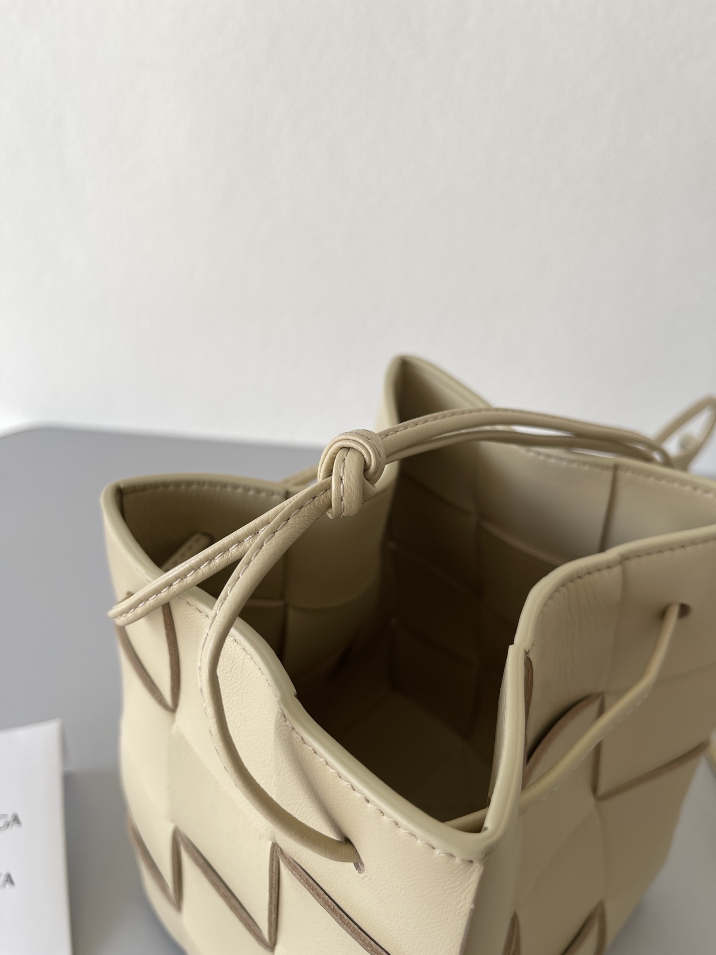 TOP Bottega Veneta BV Woven Large Bucket Bag - Beige