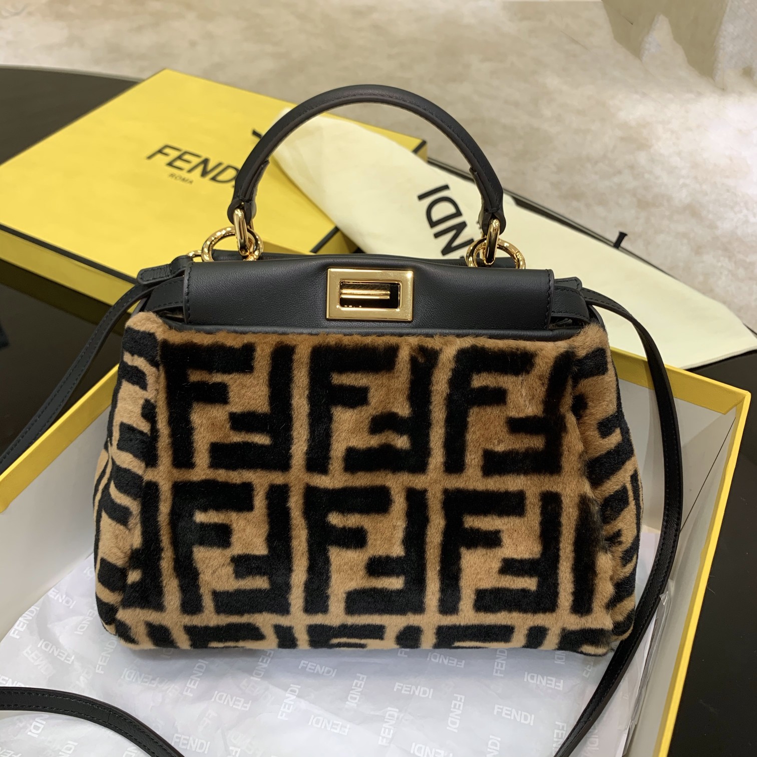 TOP FENDI FF Peekaboo Bag Wool 27x25x14cm - Brown