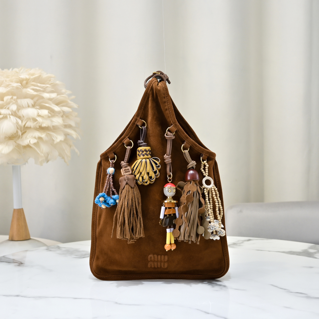 TOP Miu Miu Basket Bag 24 × 37cm - 2 Colour