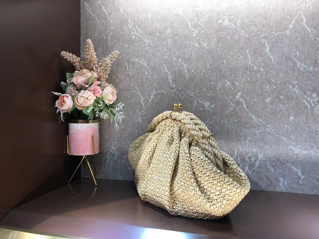 TOP FENDI Handwoven Cloud Bags Using Traditional Crochet Techniques 42×21×15cm - Beige