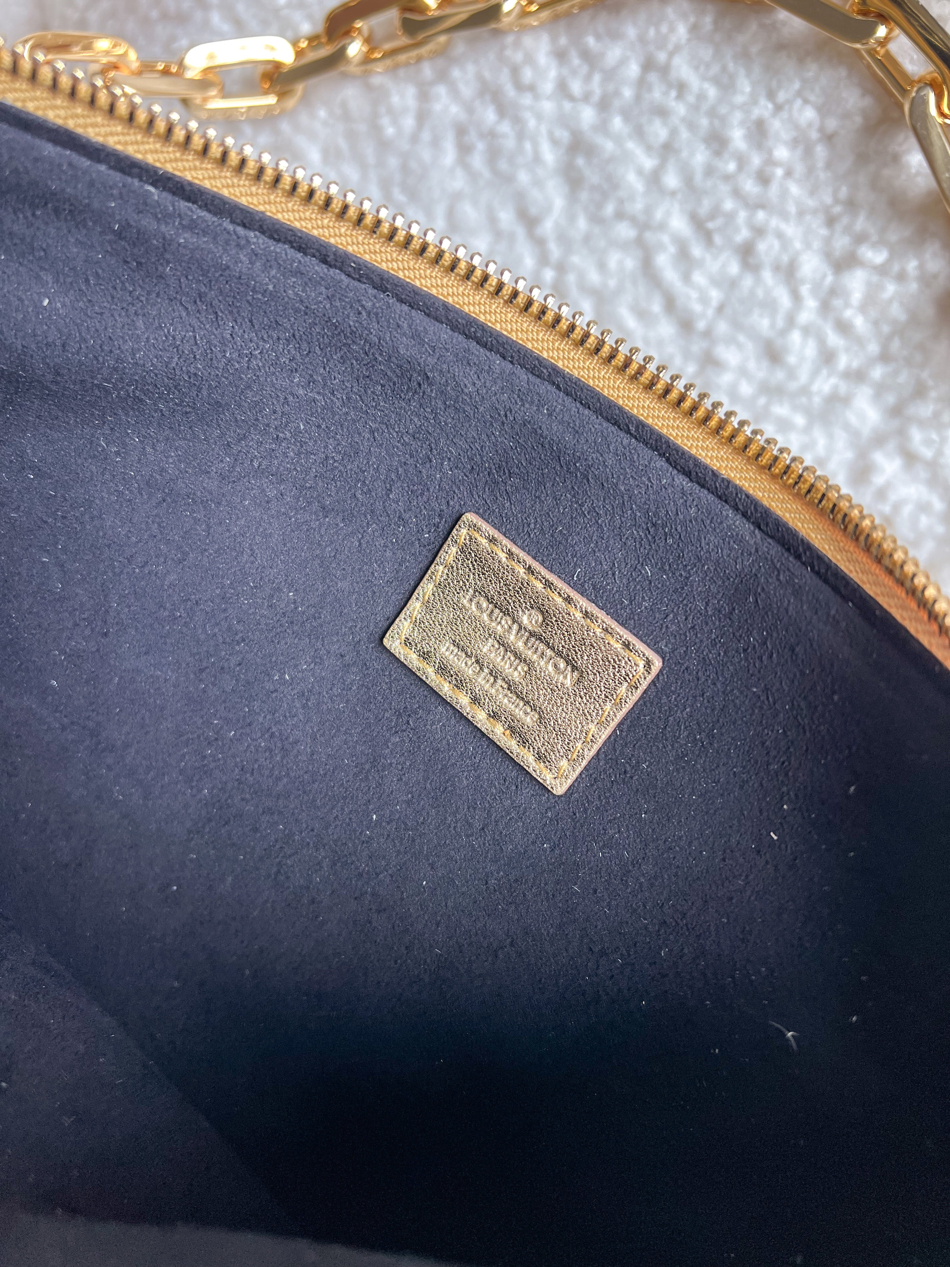 TOP Louis Vuitton LV  Coussin Bag 26x20x12cm- Metallic Gold