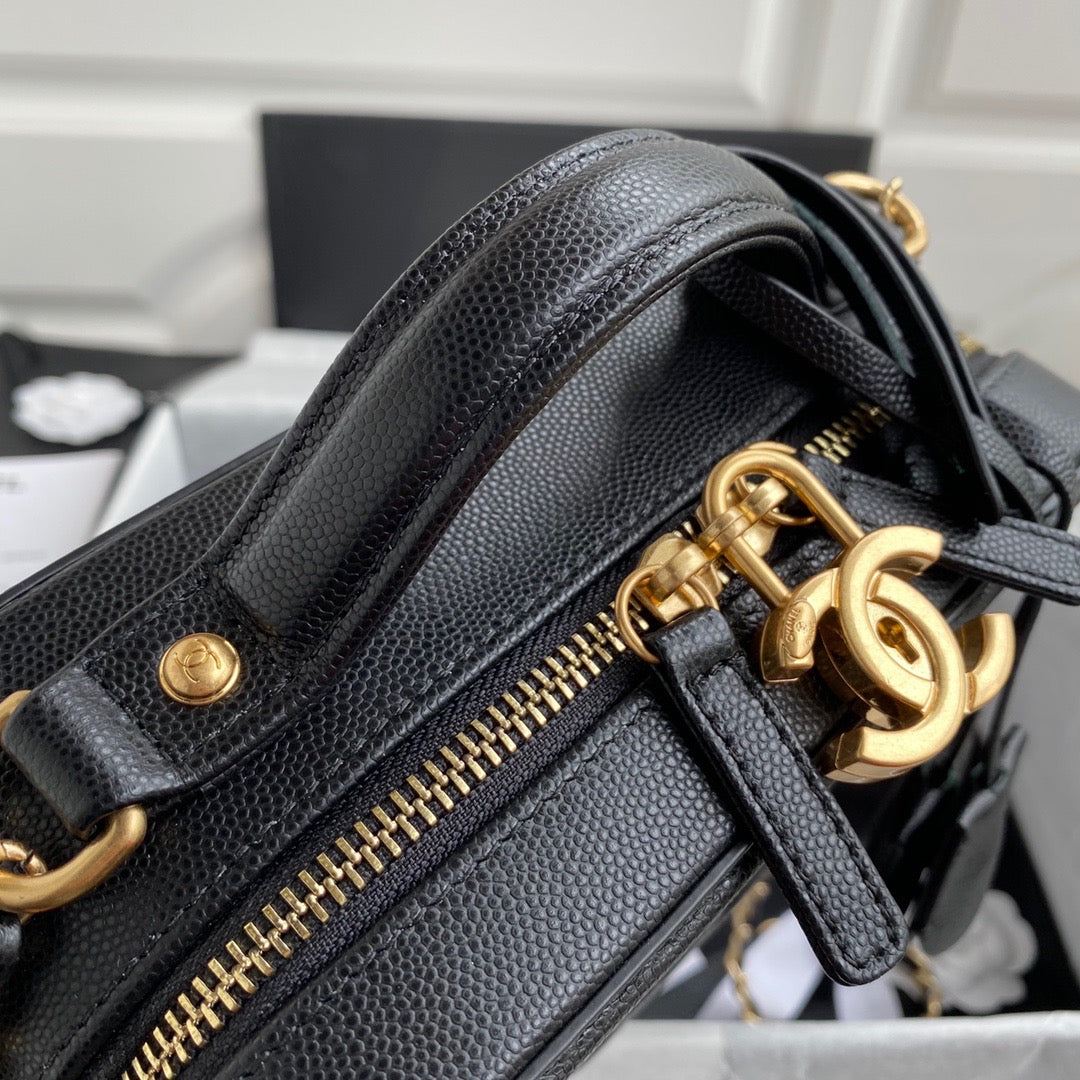 TOP CHANEL Vanity Case Bag Small - Black & GHW