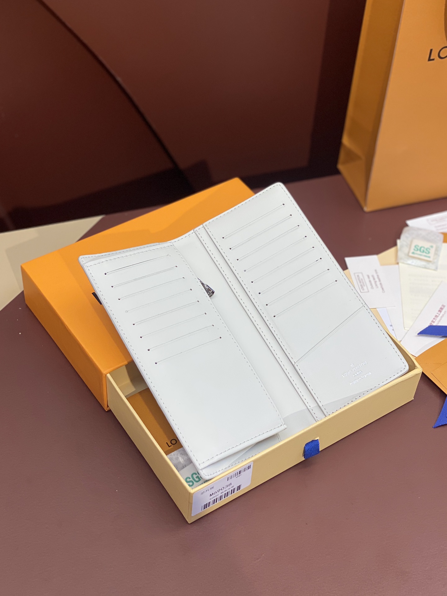 TOP Louis Vuitton LV Brazza Wallet Cowhide 19x2x10cm - White