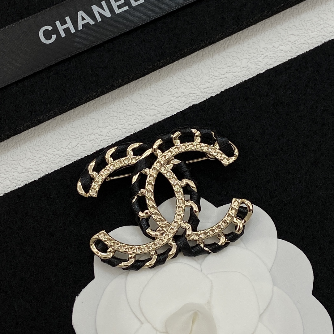 TOP CHANEL CC Brooch - Gold