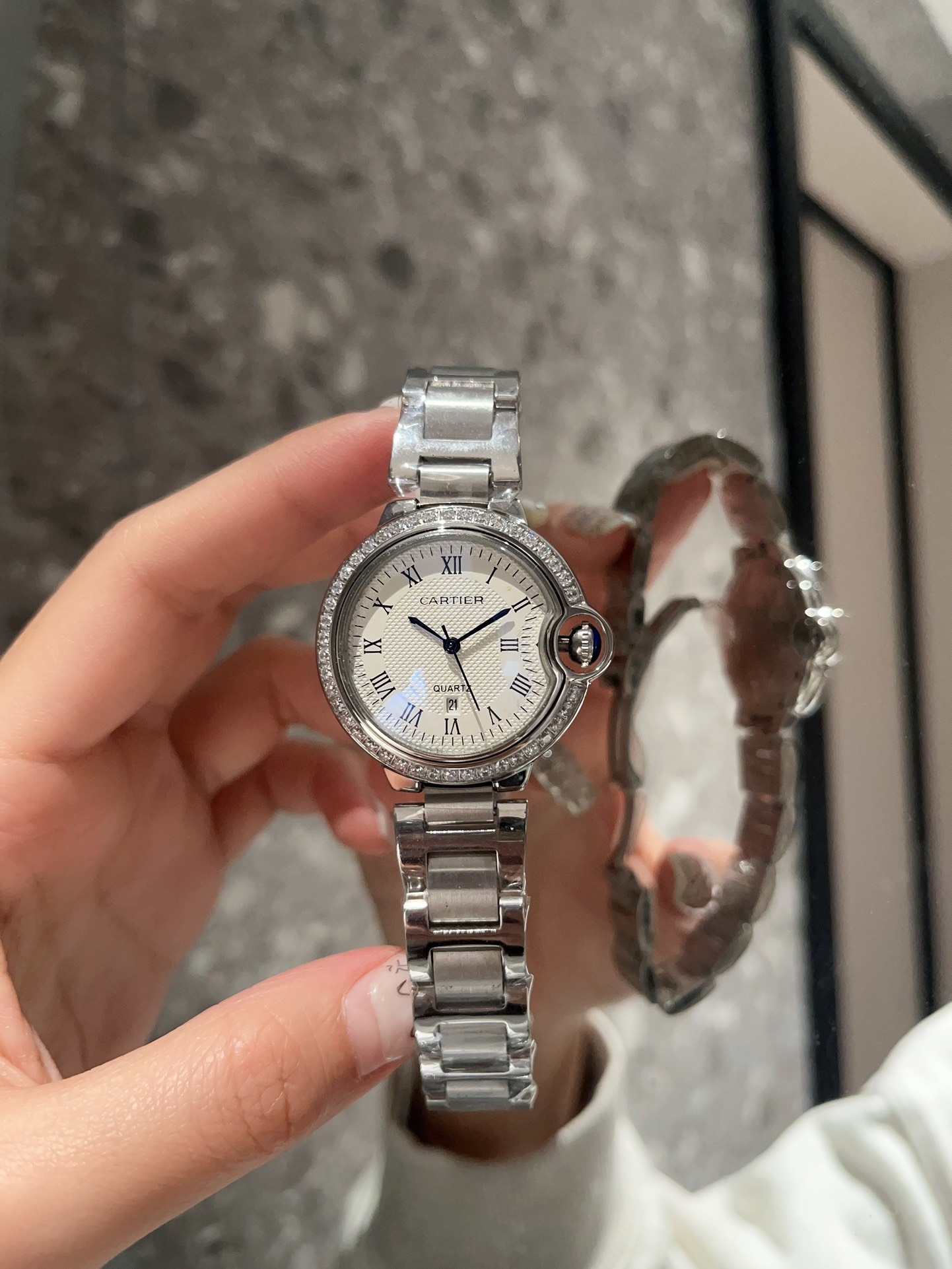 TOP Cartier Ballon Bleu de Watch 33mm - 2 Color