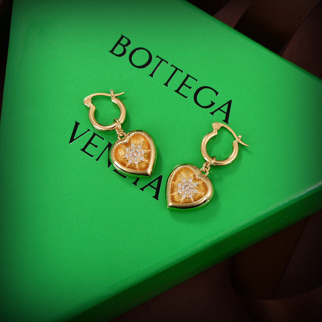 TOP Bottega Veneta BV Heart Earrings - Gold