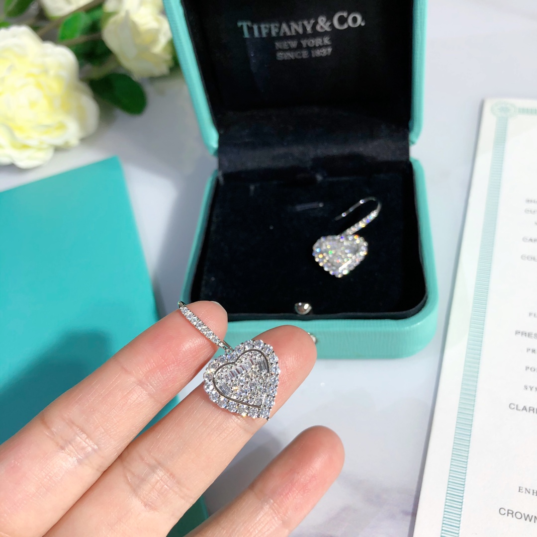 TOP Tiffany & Co. Diamond Heart Earrings -Sliver