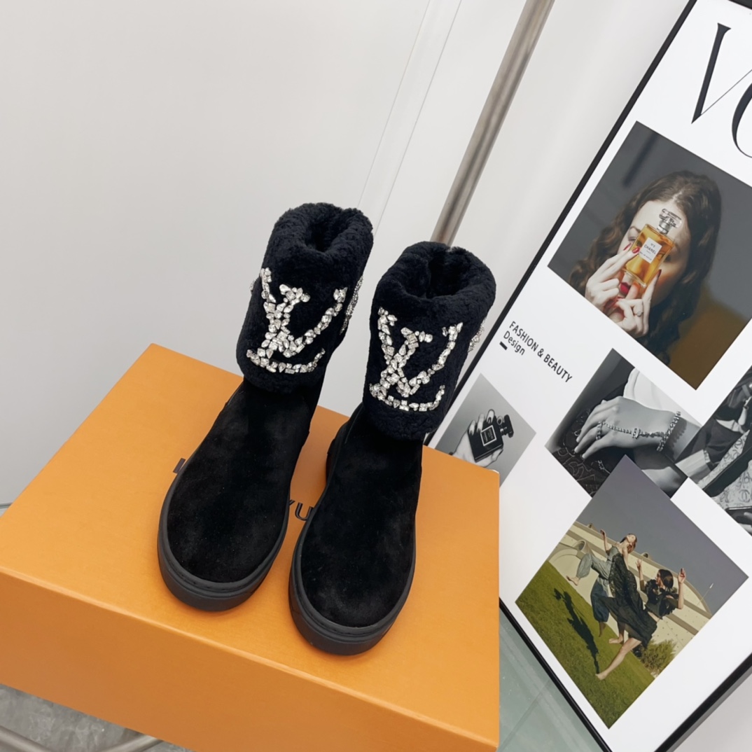 TOP Louis Vuitton LV Autumn And Winter Fur Integrated Snow Short Boots - 3 Colors