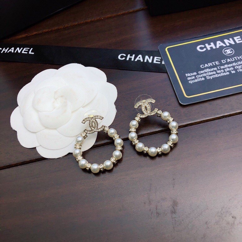 TOP CHANEL Double C Pearl Hoop Earrings