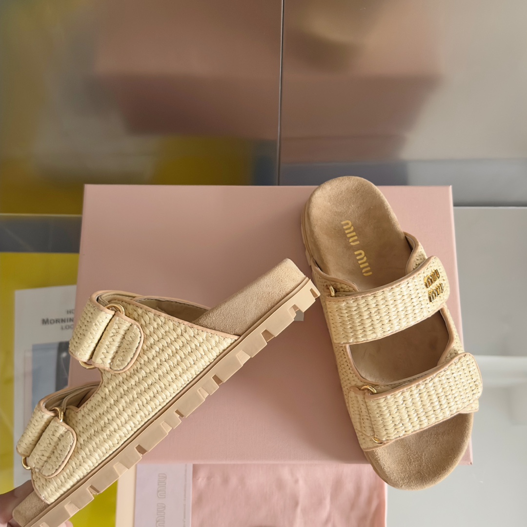 TOP Miu Miu Matelassé Nappa Straw Slippers - Khaki