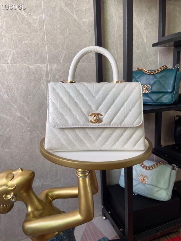 TOP CHANEL V-Grid Oil Wax Leather Matching And Oil Wax Leather Handle CoCo Handle Bags 14x24x10cm - Red/White&GHW