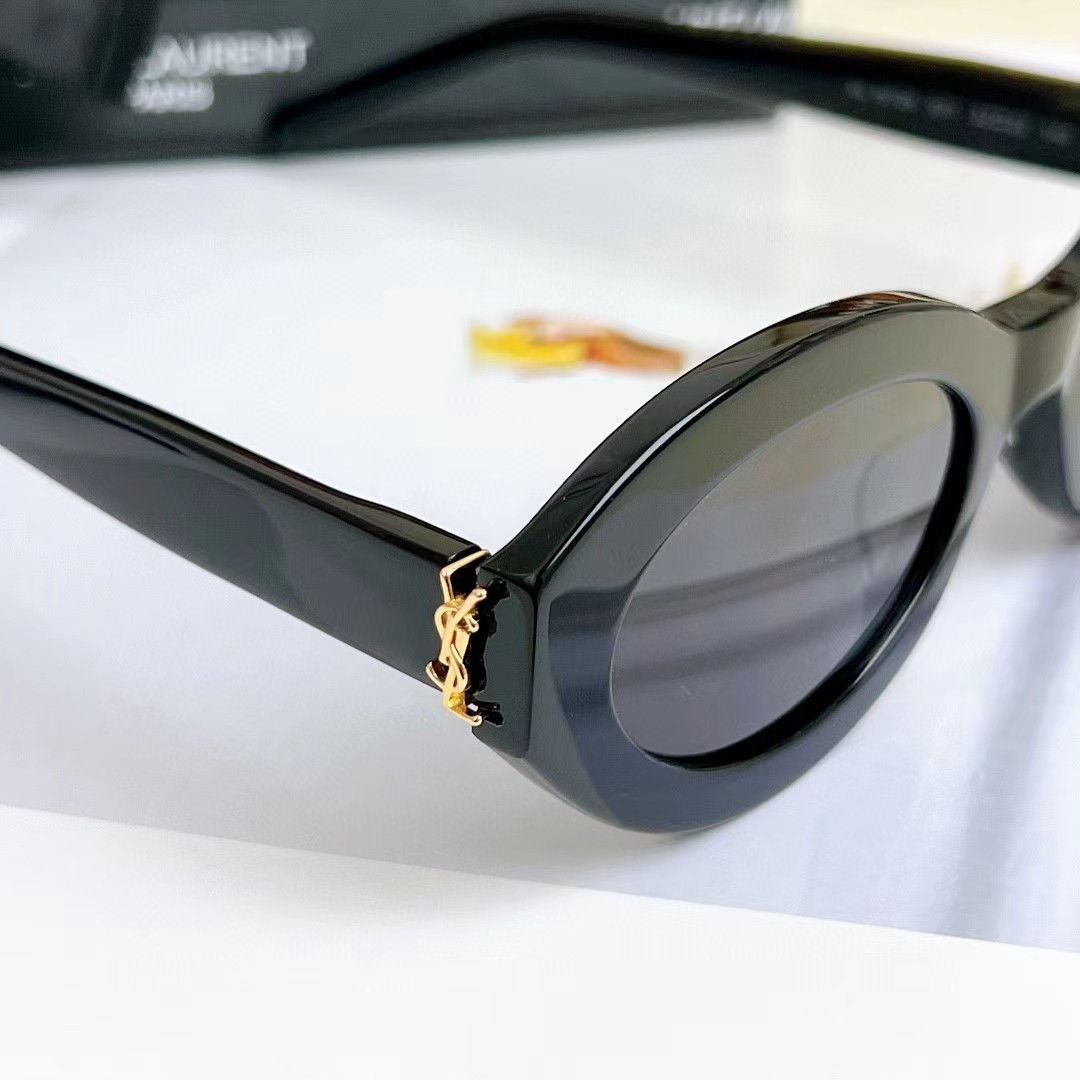 TOP Yves Saint Laurent YSL Sunglasses - Black