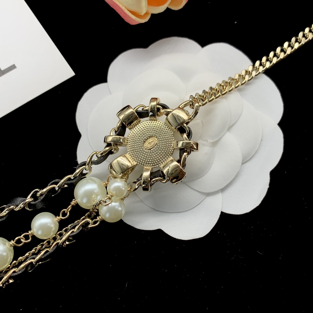 TOP CHANEL Pearl/Diamond Choker Necklace