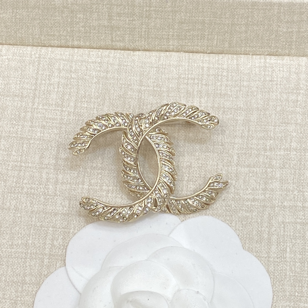 TOP CHANEL CC Brooch - Gold