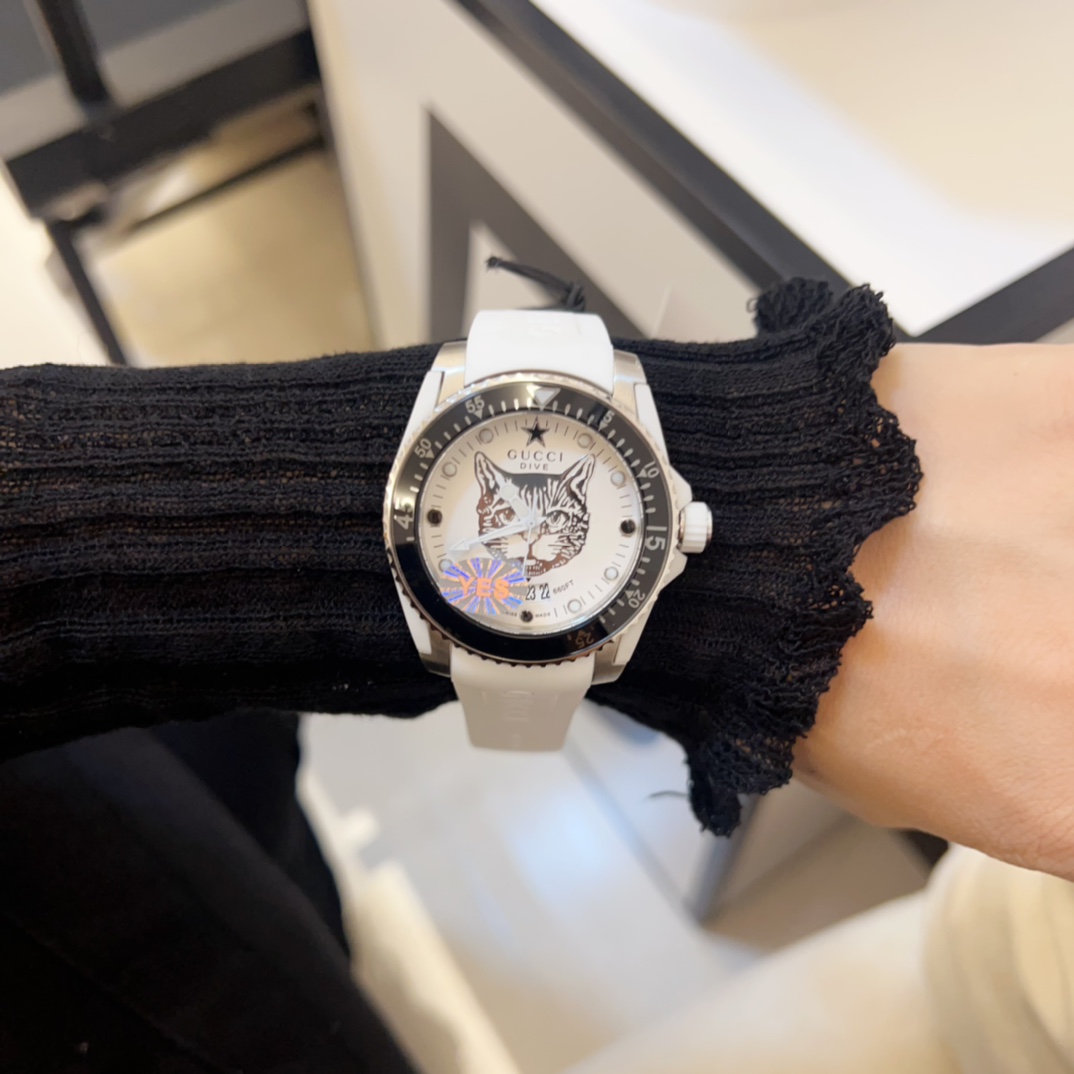TOP GUCCI Guchi DIVE Series Watch 40mm