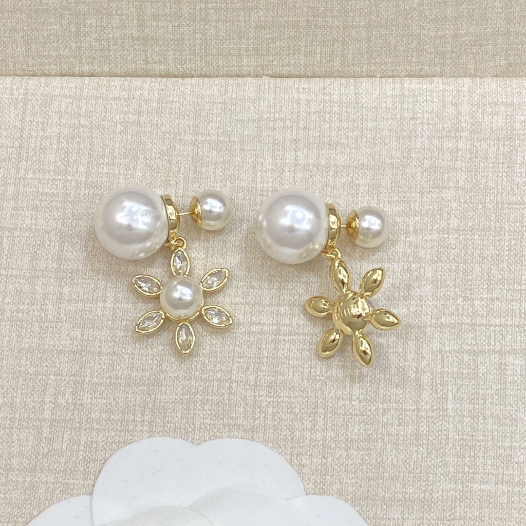 TOP Christian Dior Necklace/Bracelet/Earrings/Rings/Hairpin - Gold