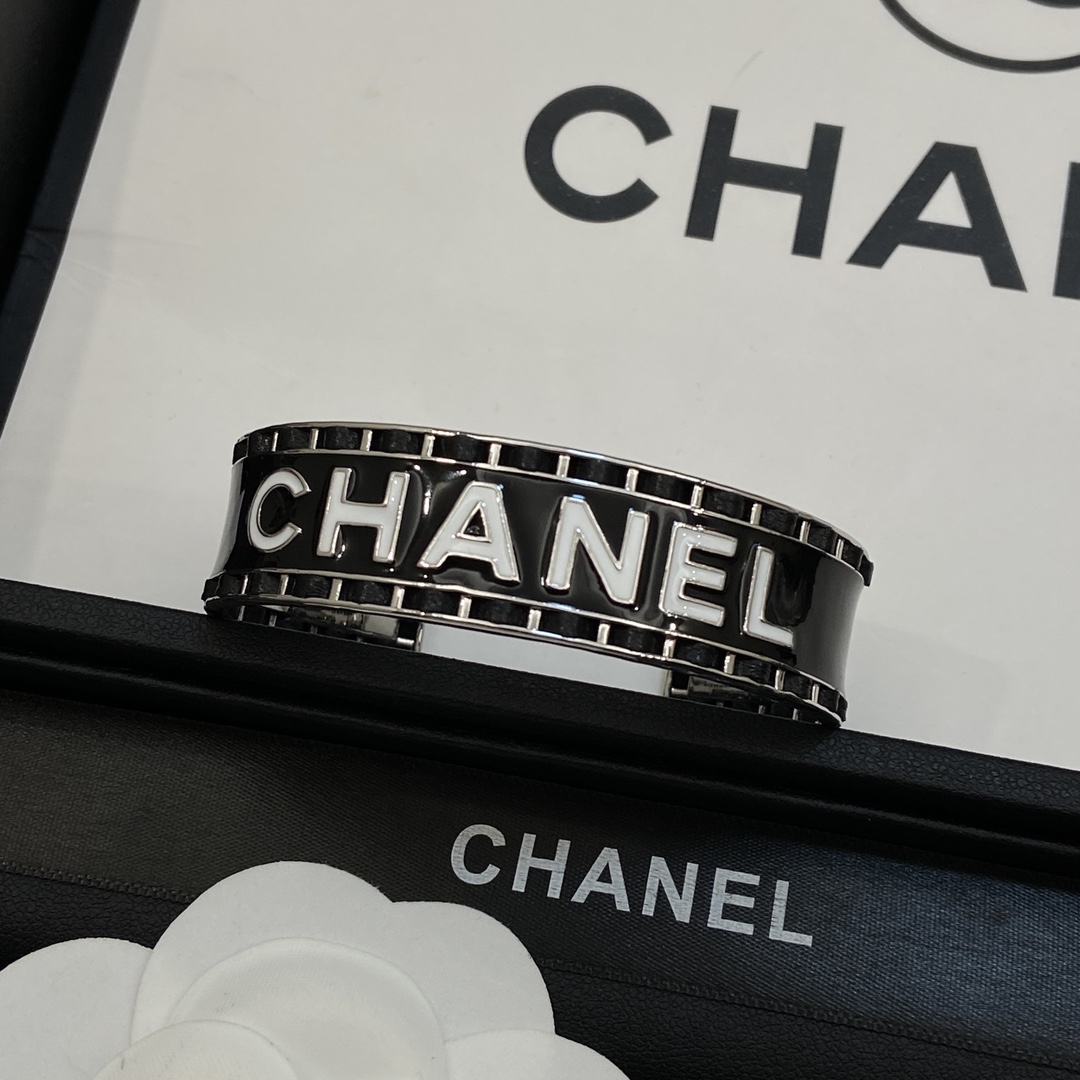 TOPCHANEL Bracelets
