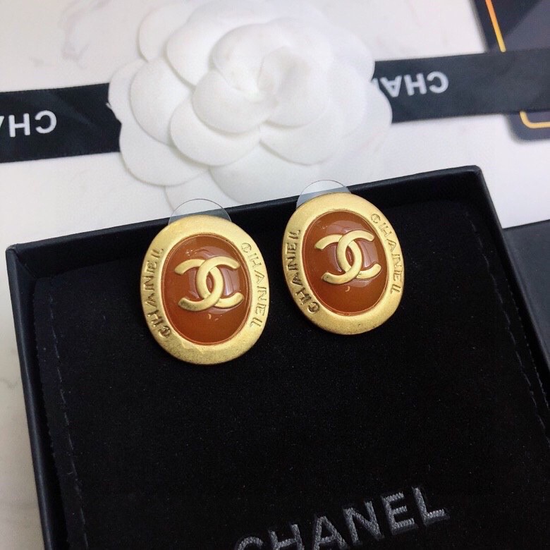 TOP CHANEL Double C Metal Stud Earrings