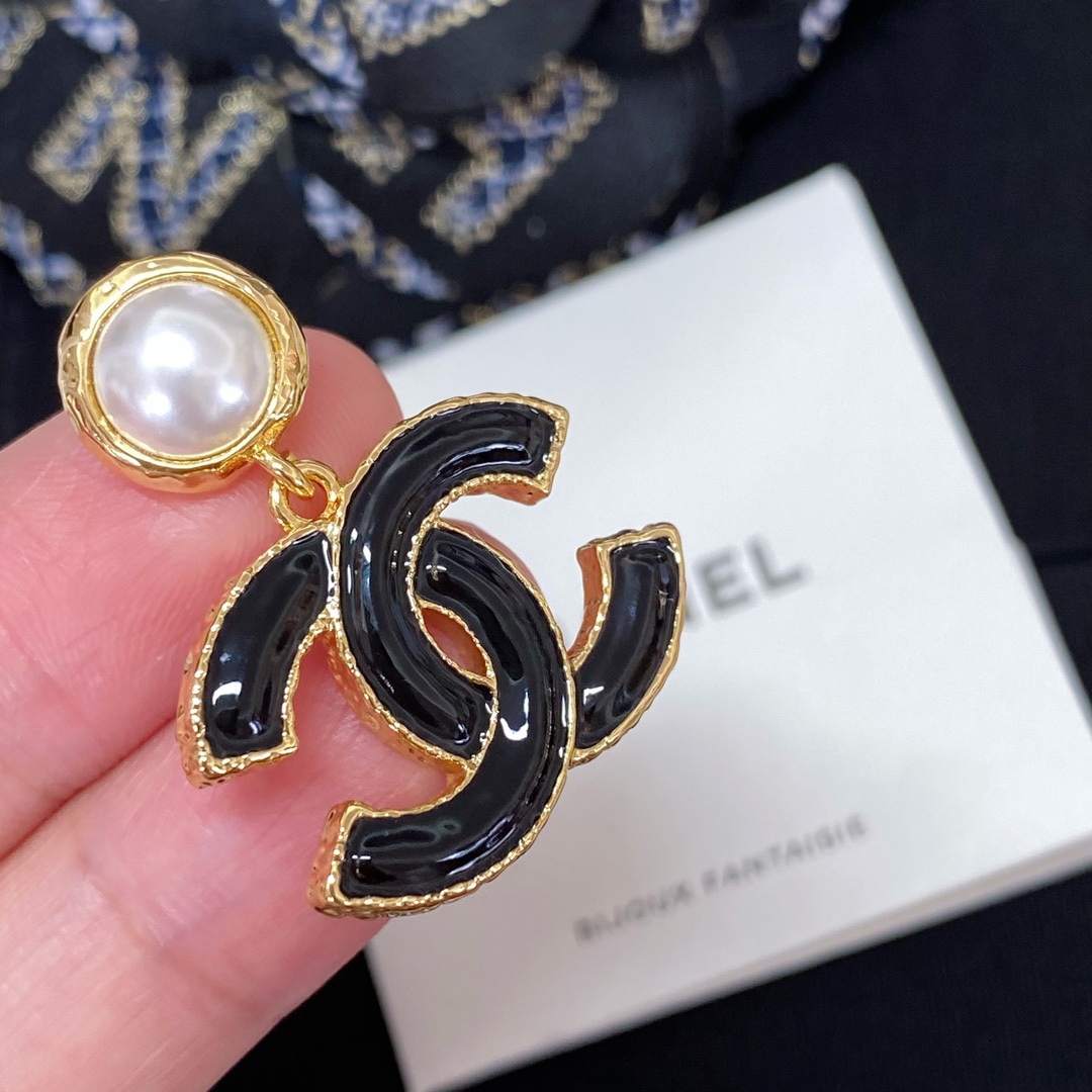 TOP CHANEL Pearl Drop Enamel Double C Earrings - 2 Colors