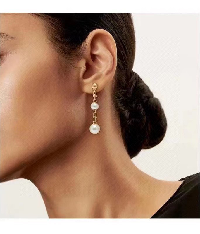 TOP Tiffany & Co. Pearls Dangle Earrings