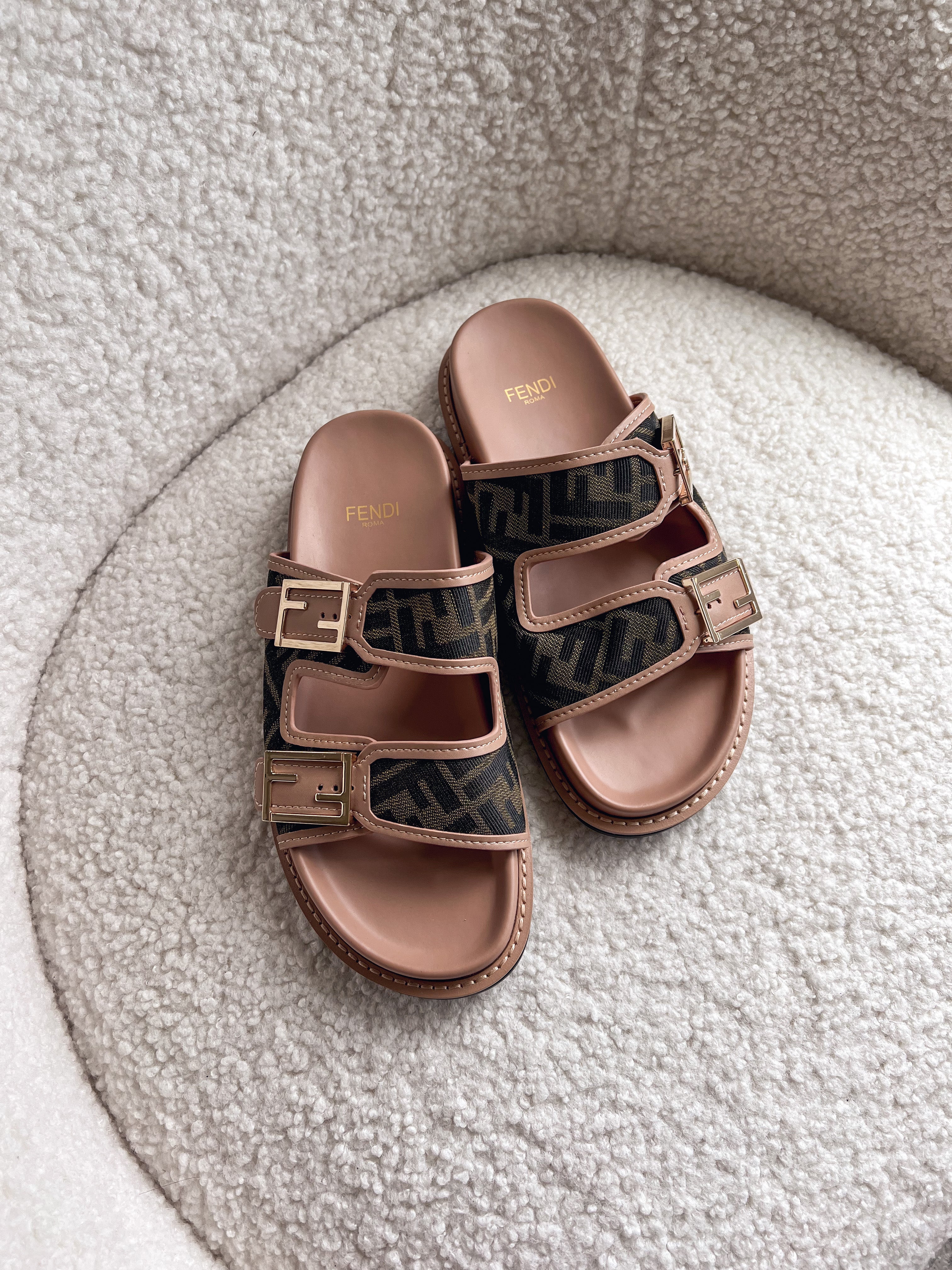 TOP FENDI FENDI Women Logo Canvas Flat Sandals - Brown