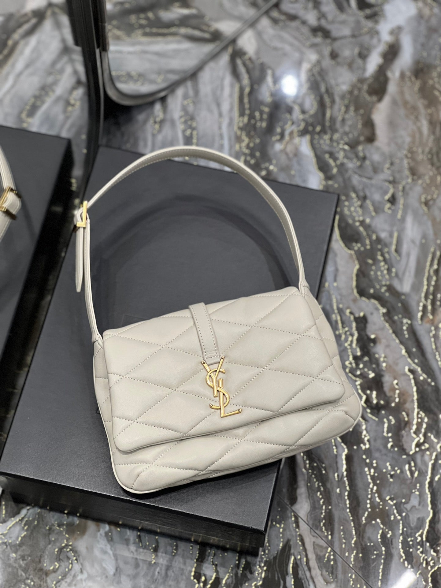 TOP Yves Saint Laurent YSL Le 57 Small Shoulder Bag - White