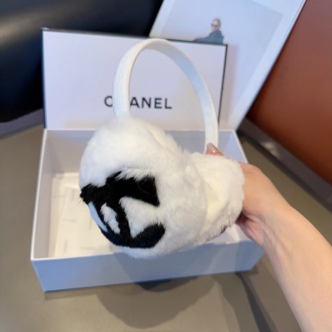 TOP CHANEL The Latest Ear Muffs - Black&White