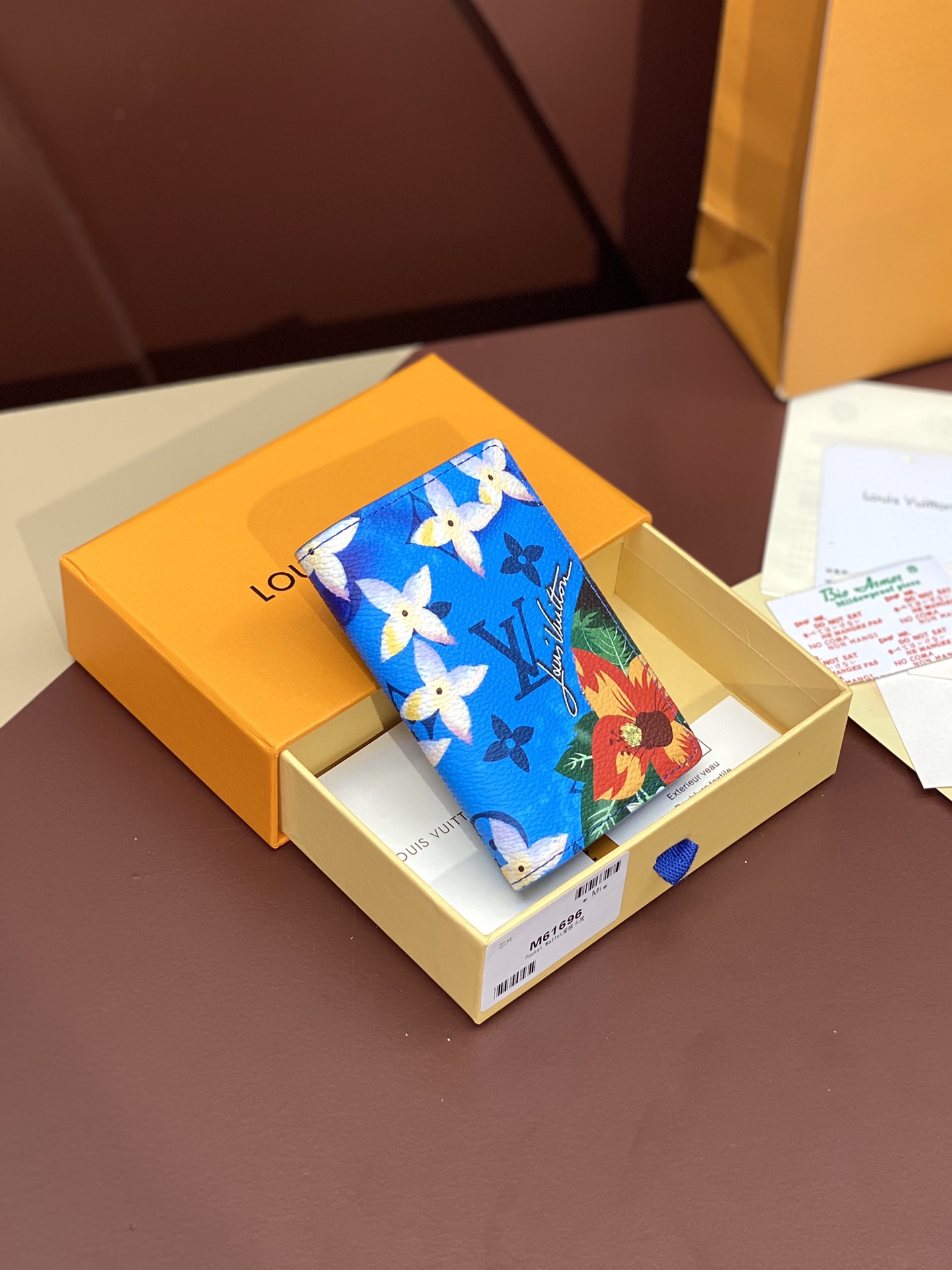 TOP Louis Vuitton LV Monogram Surfin Card Holder 7.5*11.1*1cm - Blue